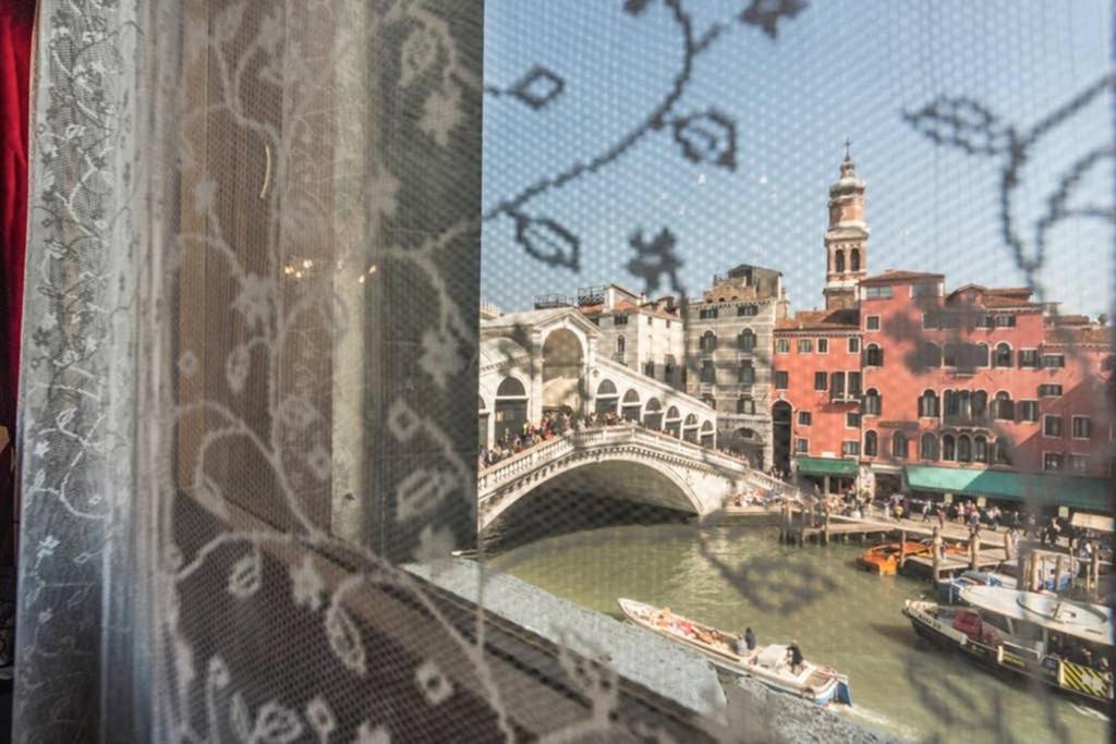 Rialto Apartment With Canal Grande View Венеция Екстериор снимка