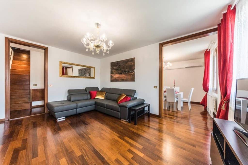 Rialto Apartment With Canal Grande View Венеция Екстериор снимка