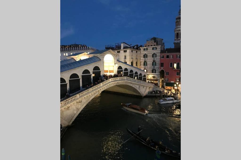 Rialto Apartment With Canal Grande View Венеция Екстериор снимка