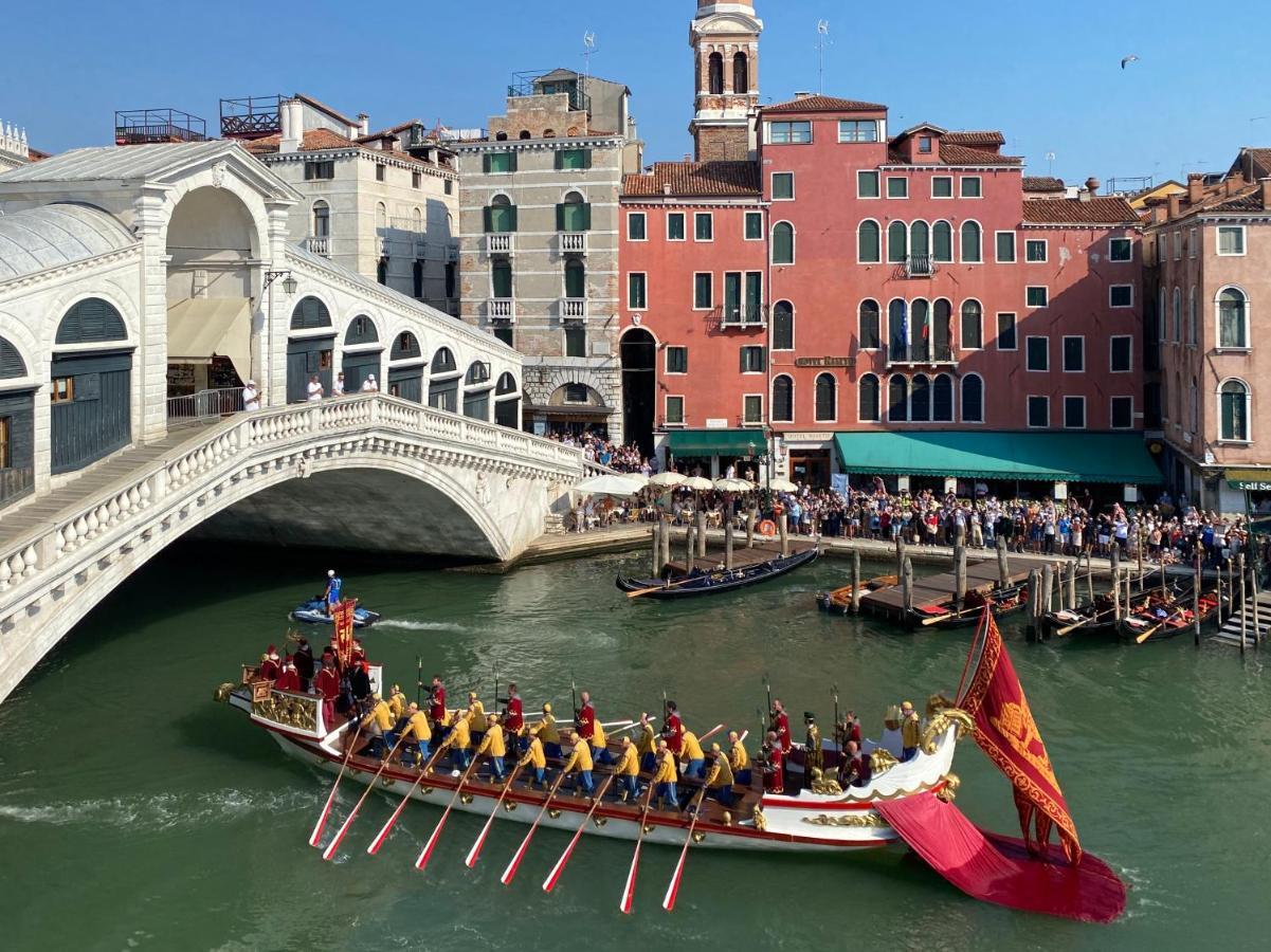Rialto Apartment With Canal Grande View Венеция Екстериор снимка